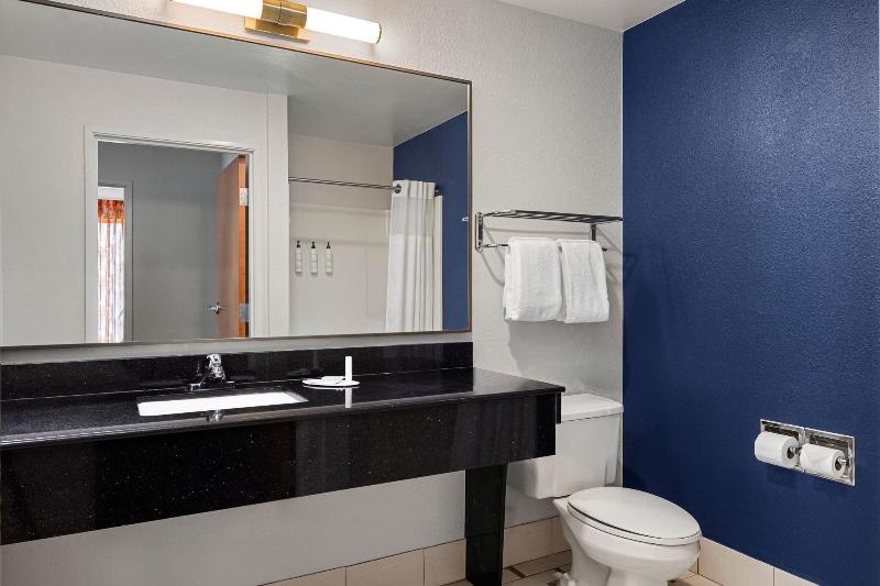 Fairfield Inn & Suites Columbus East image