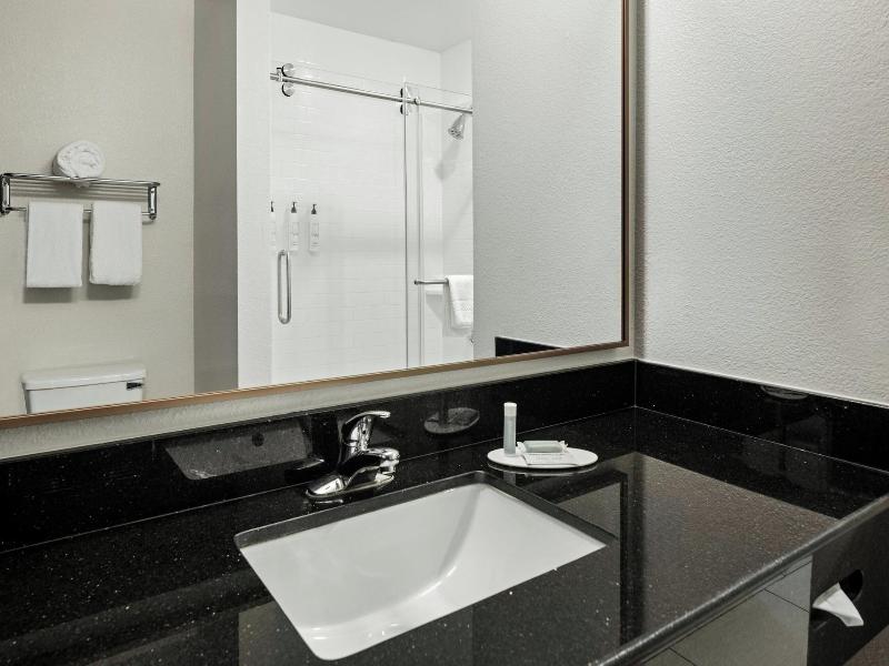 Fairfield Inn & Suites Columbus East image