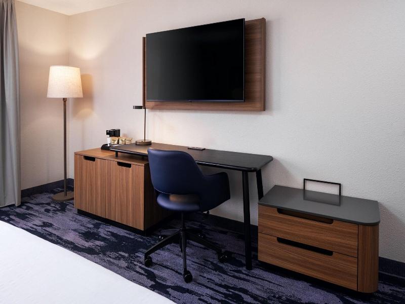 Fairfield Inn & Suites Columbus East image