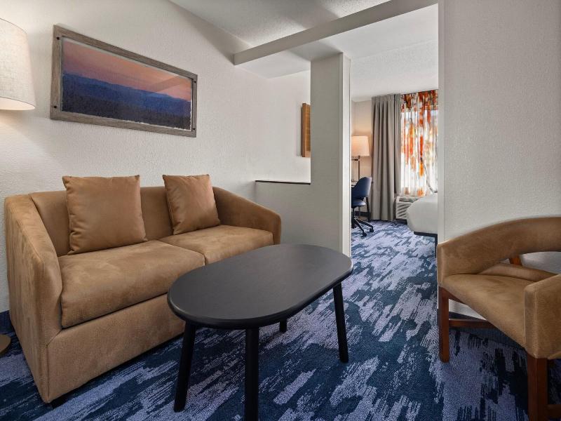Fairfield Inn & Suites Columbus East image
