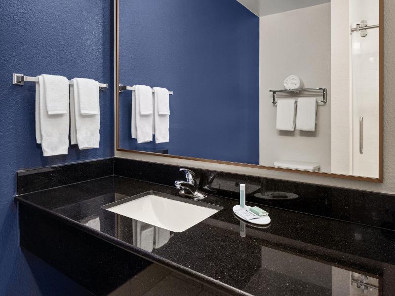 Fairfield Inn & Suites Columbus East image