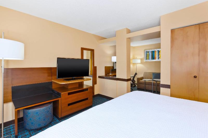 Fairfield Inn & Suites Columbus East image