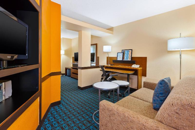 Fairfield Inn & Suites Columbus East image