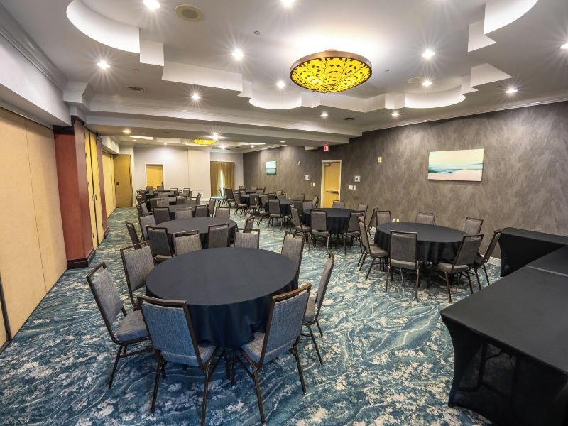 Fairfield Inn & Suites by Marriott Butler Blvd image