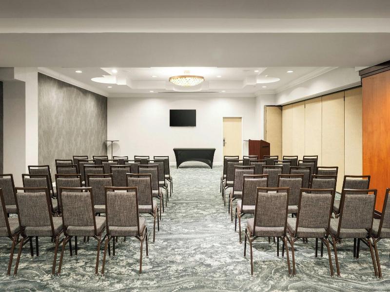 Fairfield Inn & Suites by Marriott Butler Blvd image