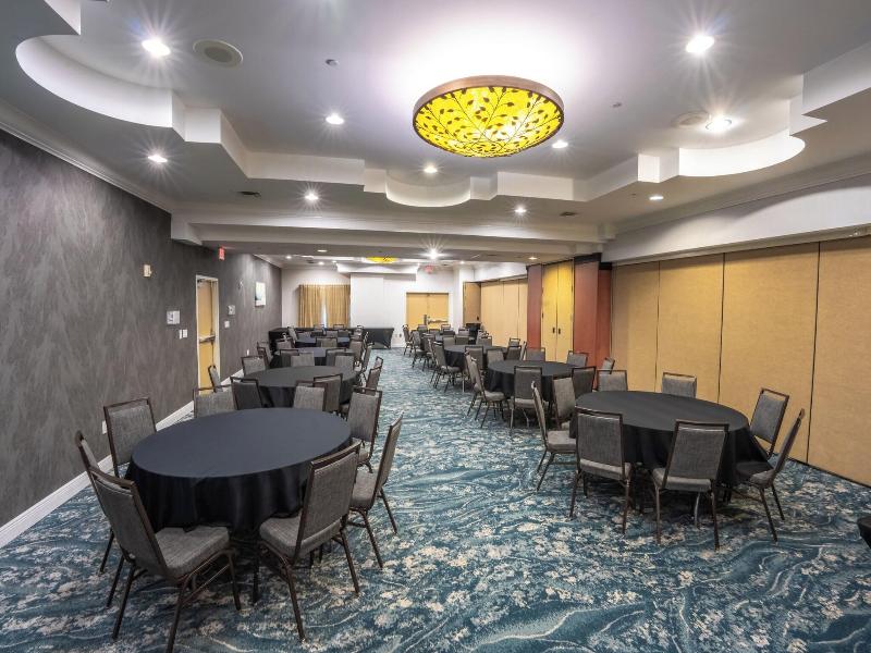 Fairfield Inn & Suites by Marriott Butler Blvd image