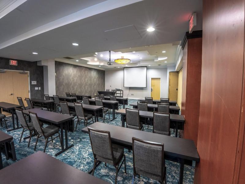 Fairfield Inn & Suites by Marriott Butler Blvd image