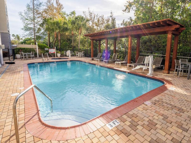 Fairfield Inn & Suites by Marriott Butler Blvd image