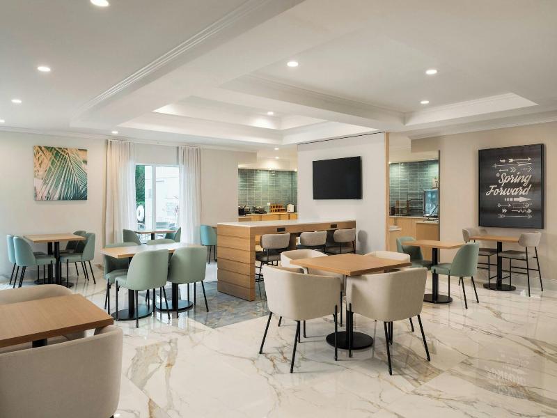 Fairfield Inn & Suites by Marriott Butler Blvd image