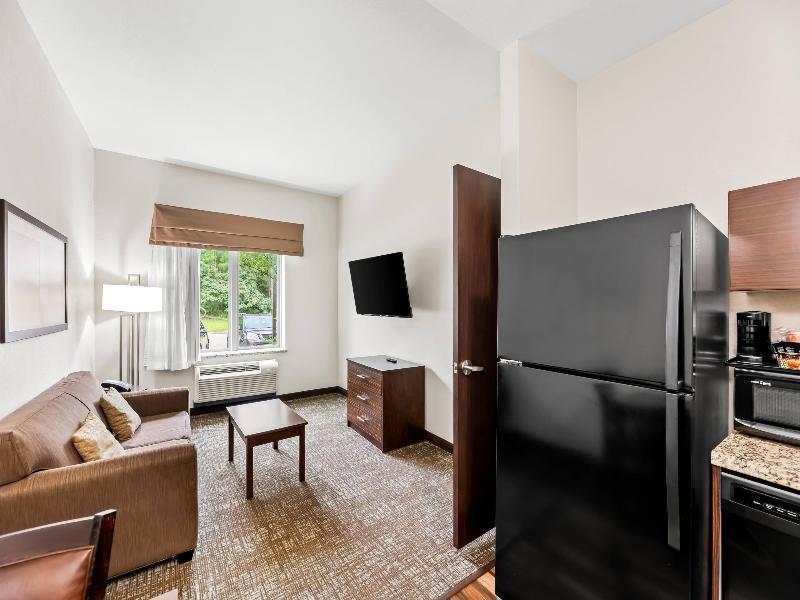 MainStay Suites Lufkin Area image