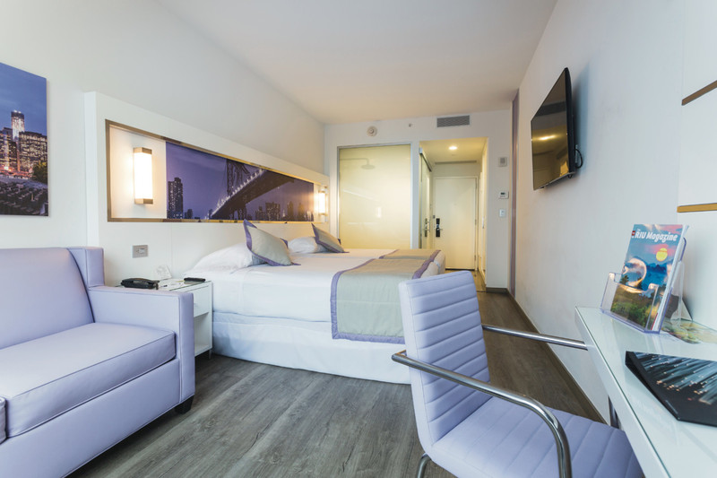 Hotel Riu Plaza New York Times Square image