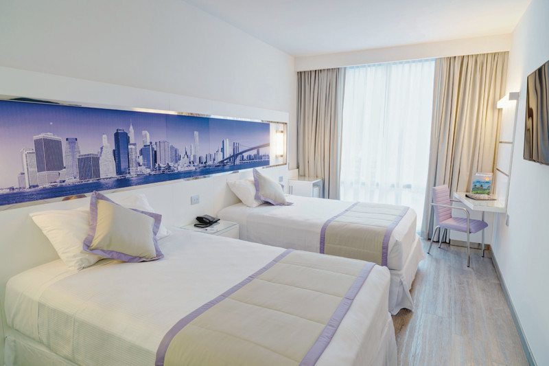 Hotel Riu Plaza New York Times Square image