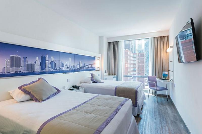 Hotel Riu Plaza New York Times Square image