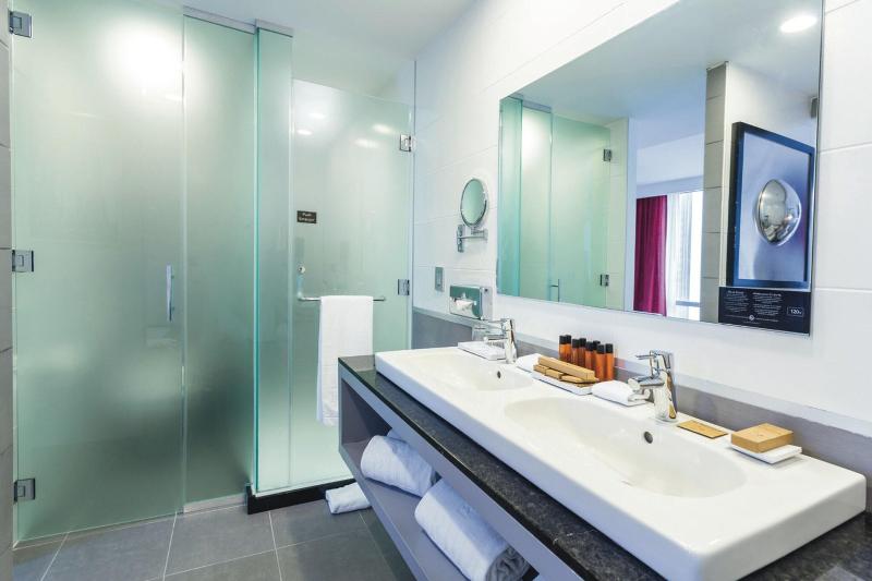 Hotel Riu Plaza New York Times Square image