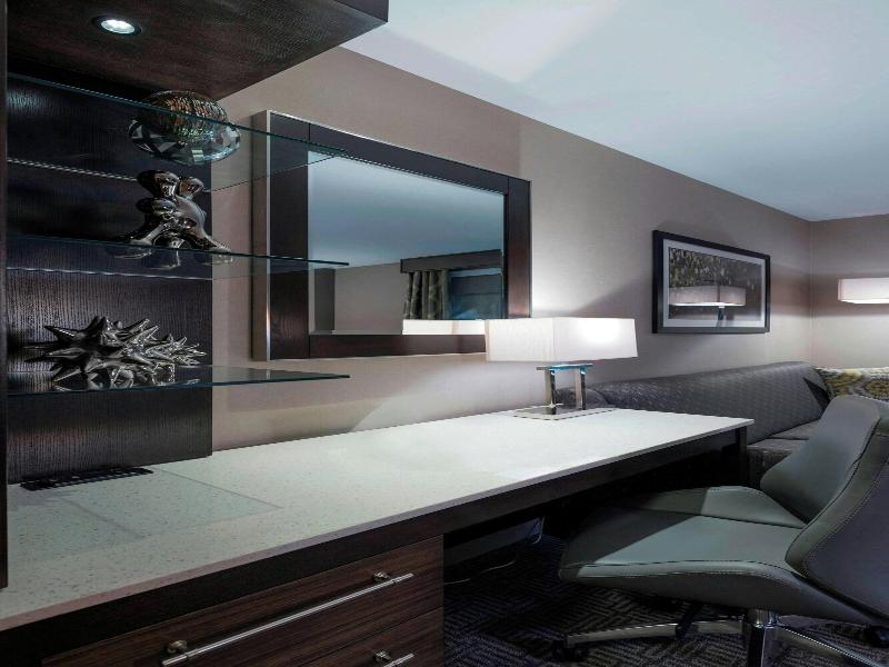 TownePlace Suites Boston Logan Airport/Chelsea image