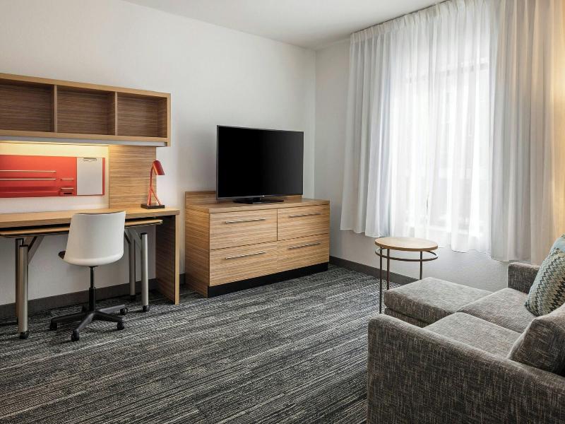 SUITE KING BED ONE BEDROOM — photo 14