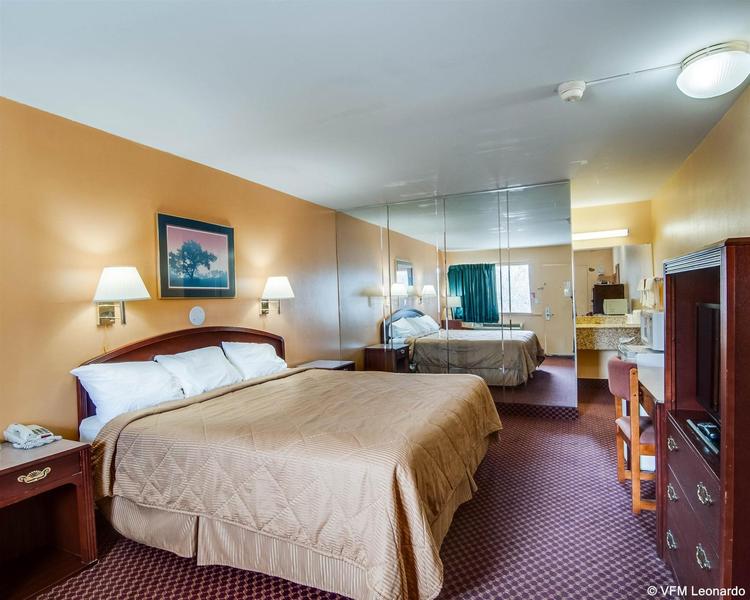 Econo Lodge Near Bluefield College image