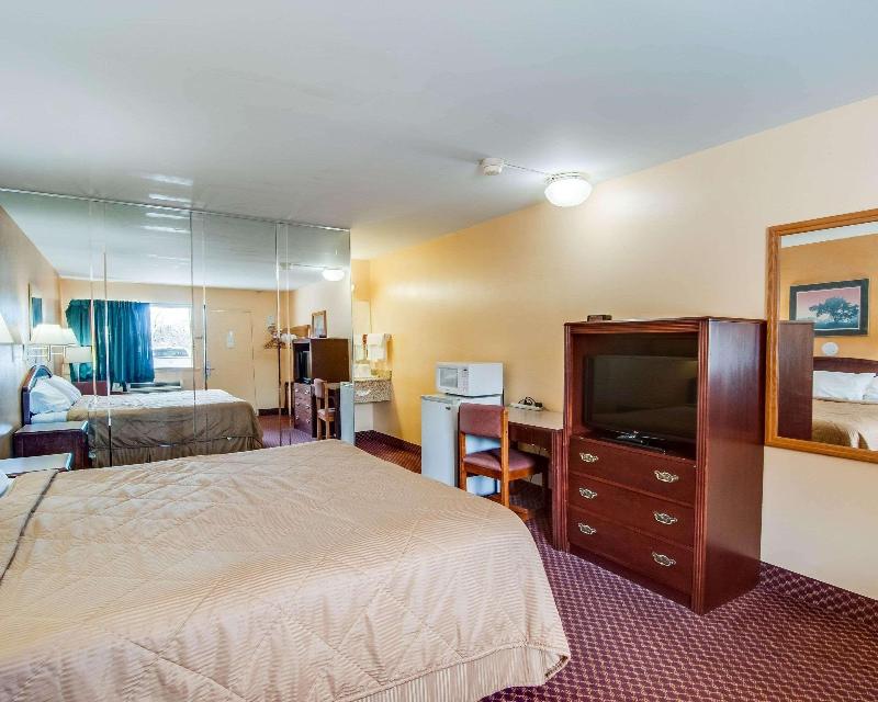 Econo Lodge Near Bluefield College image