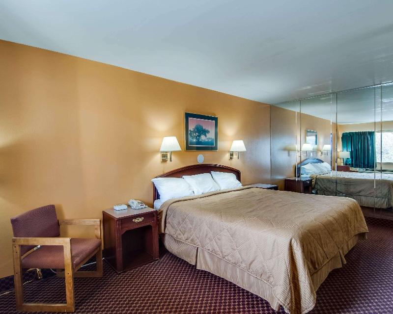 Econo Lodge Near Bluefield College image