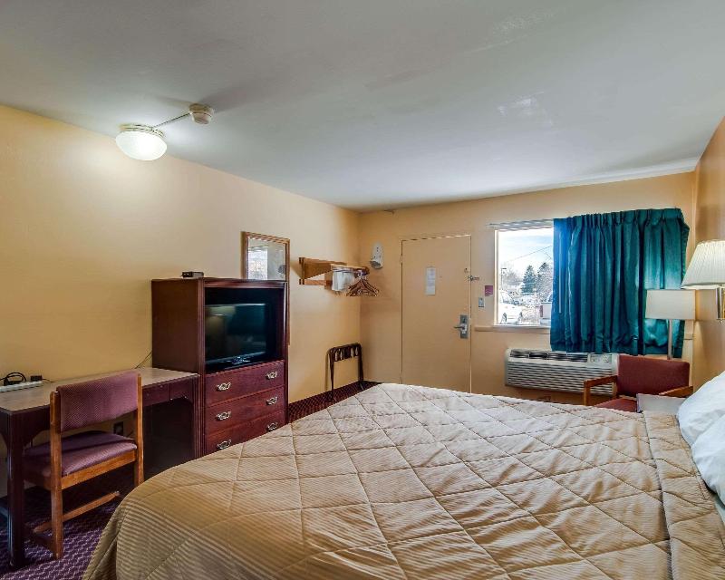 Econo Lodge Near Bluefield College image