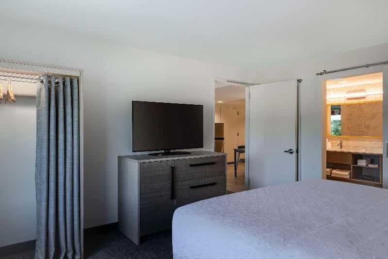 Home2 Suites By Hilton East Haven New Haven image
