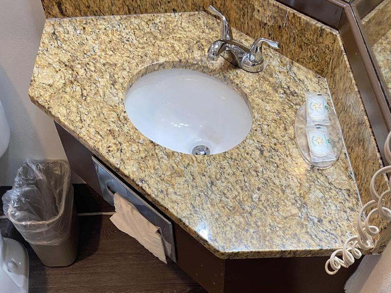 DOUBLE KING BED NON SMOKING — photo 5