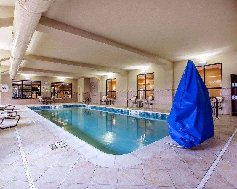 Comfort Inn & Suites adj to Akwesasne Mohawk Casin image