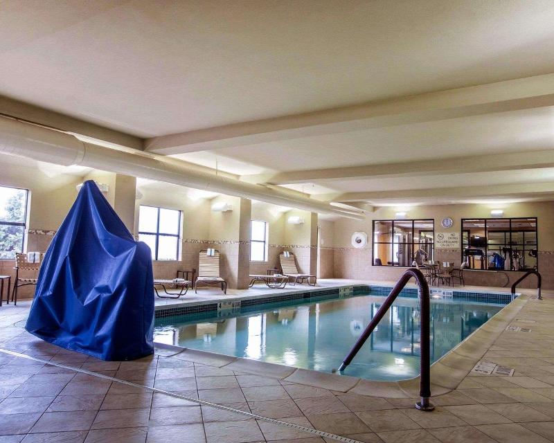 Comfort Inn & Suites adj to Akwesasne Mohawk Casin image