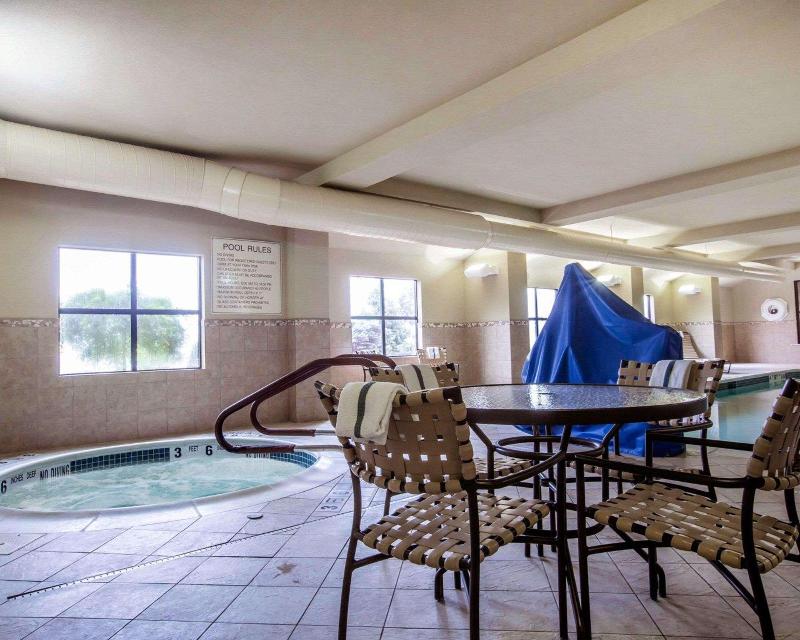 Comfort Inn & Suites adj to Akwesasne Mohawk Casin image