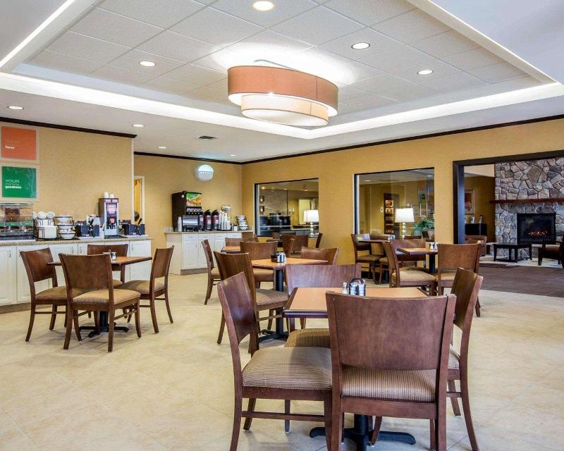 Comfort Inn & Suites adj to Akwesasne Mohawk Casin