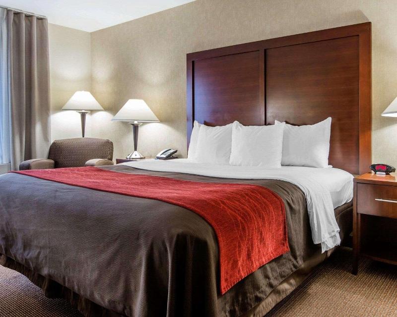 Comfort Inn & Suites adj to Akwesasne Mohawk Casin image