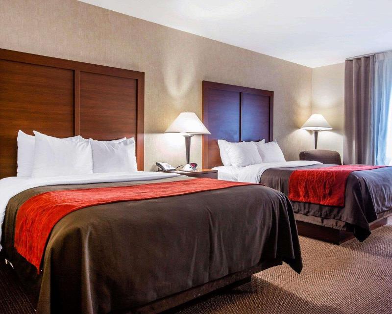 Comfort Inn & Suites adj to Akwesasne Mohawk Casin image