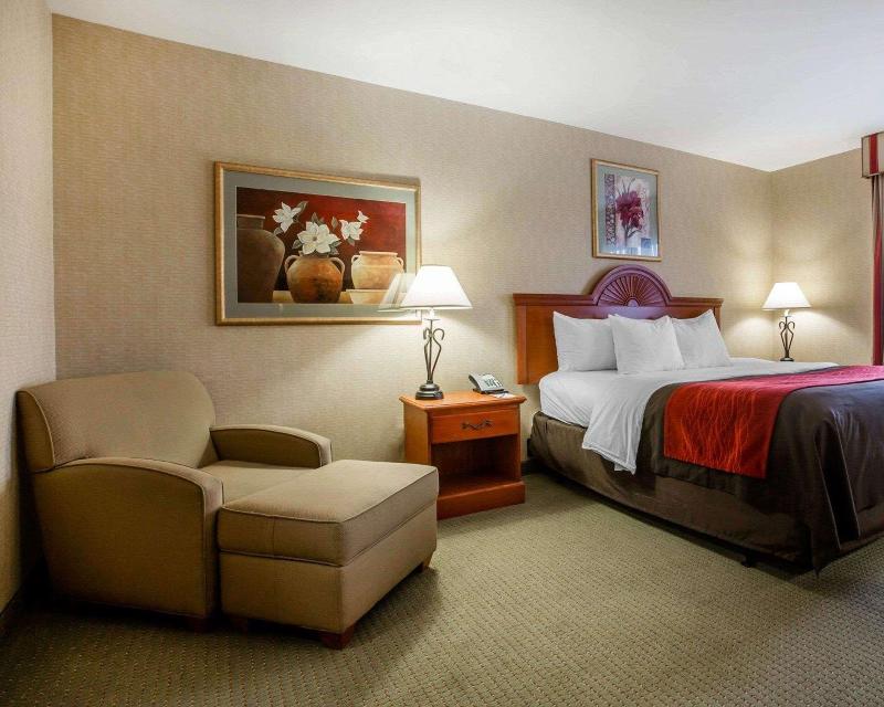 Comfort Inn & Suites adj to Akwesasne Mohawk Casin image
