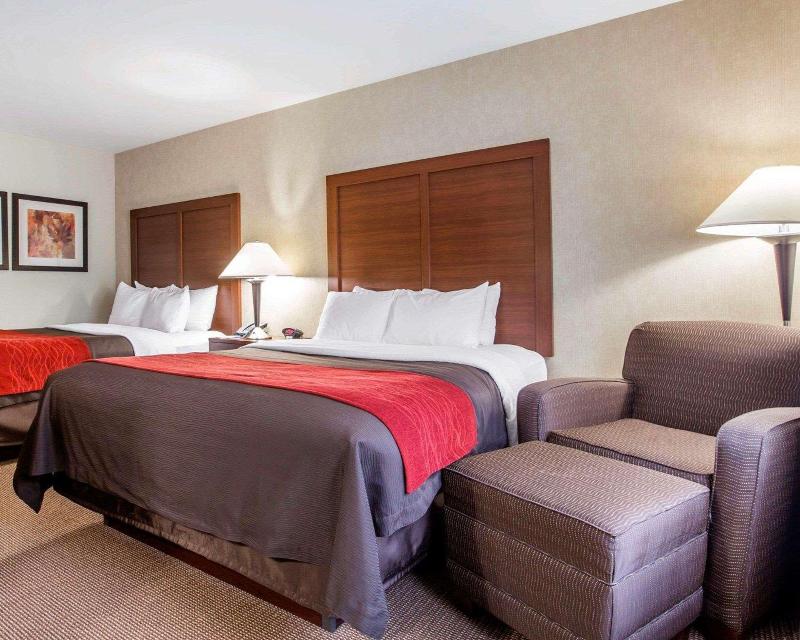 Comfort Inn & Suites adj to Akwesasne Mohawk Casin image