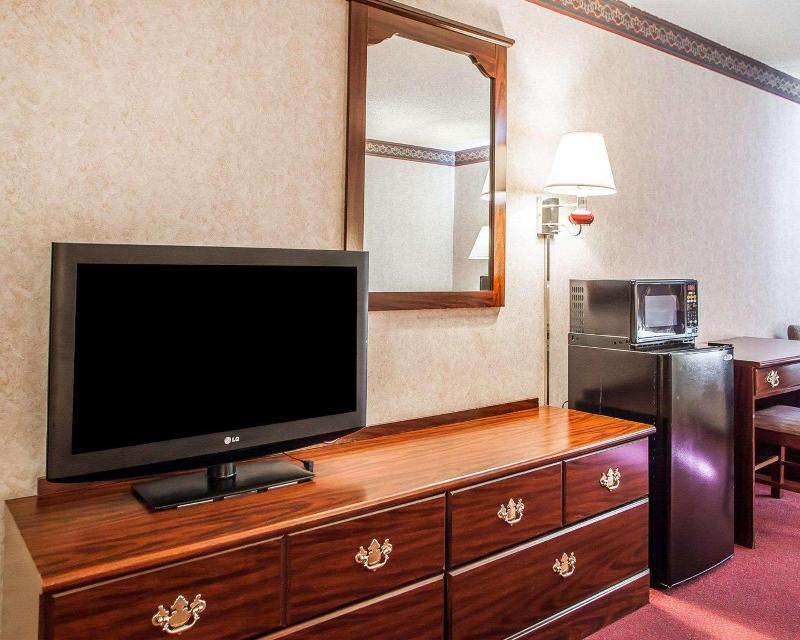 Quality Inn Midway image