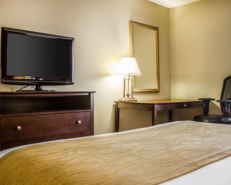Comfort Inn & Suites located in Dayville image