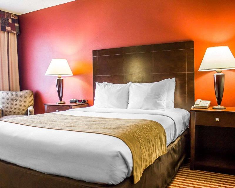 Comfort Inn & Suites located in Dayville image