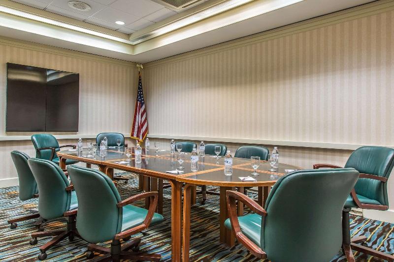 Regency Inn And Suites New London - Mystic image