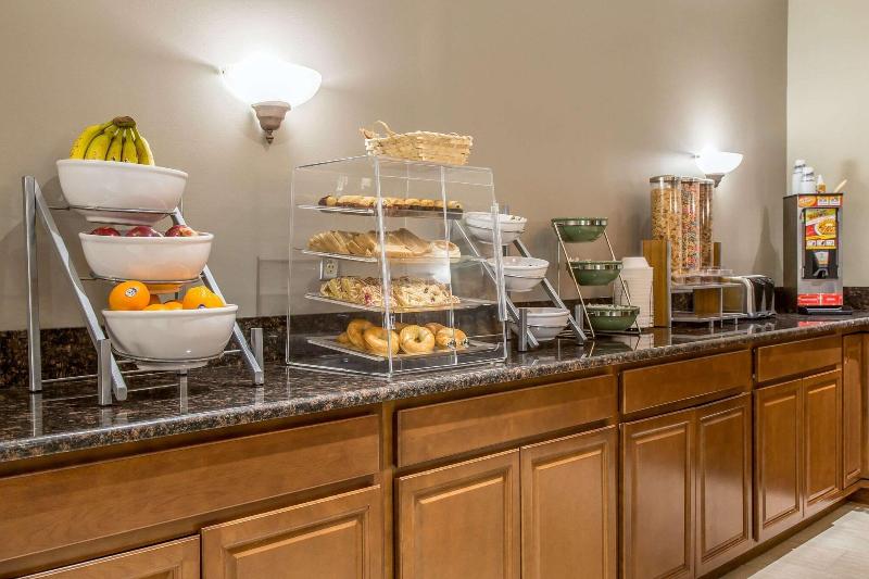 Regency Inn And Suites New London - Mystic image