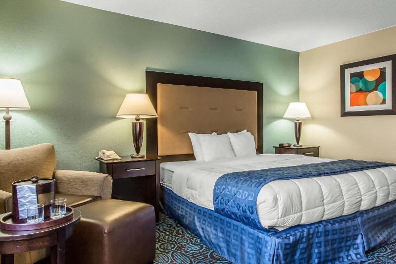 Regency Inn And Suites New London - Mystic image