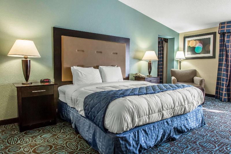 Regency Inn And Suites New London - Mystic image
