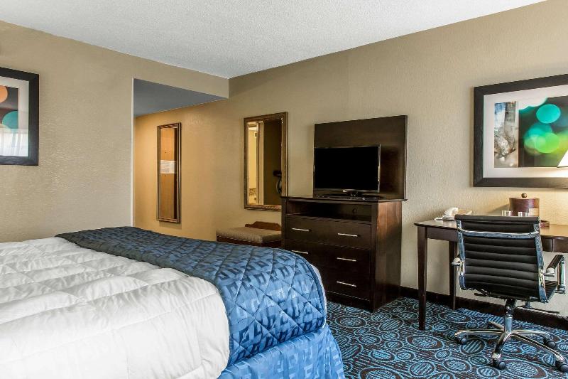 Regency Inn And Suites New London - Mystic image