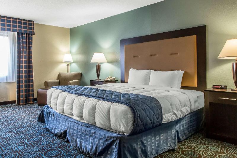 Regency Inn And Suites New London - Mystic image