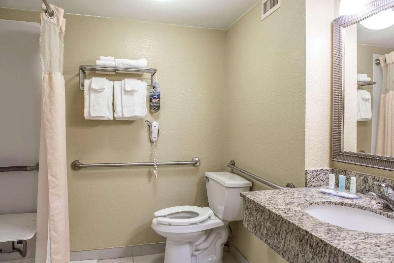 Regency Inn And Suites New London - Mystic image