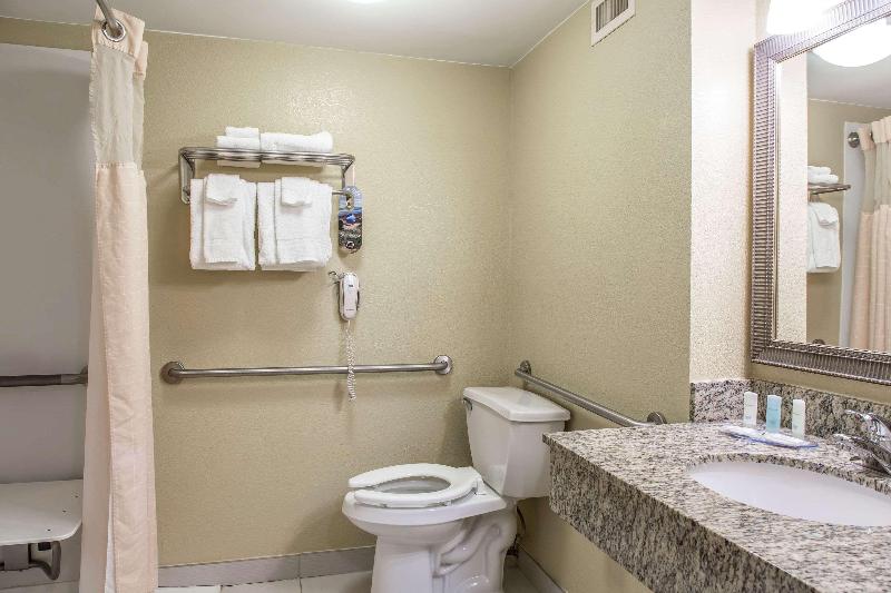 Regency Inn And Suites New London - Mystic image
