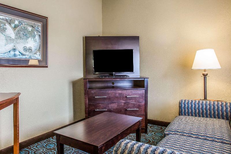 Regency Inn And Suites New London - Mystic image