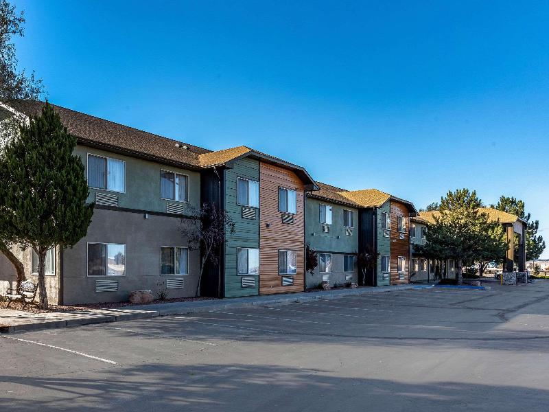 Quality Inn & Suites Pueblo West image