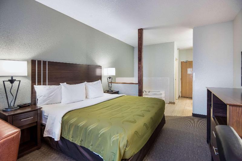 Quality Inn & Suites Pueblo West image
