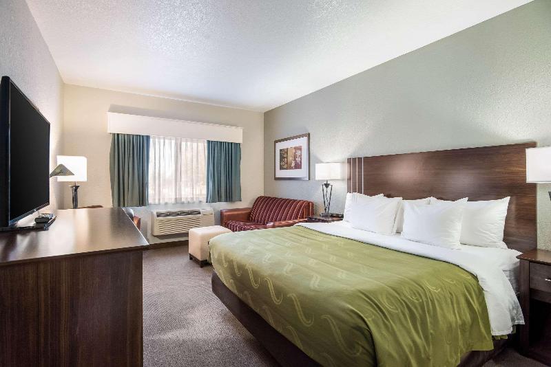 Quality Inn & Suites Pueblo West image