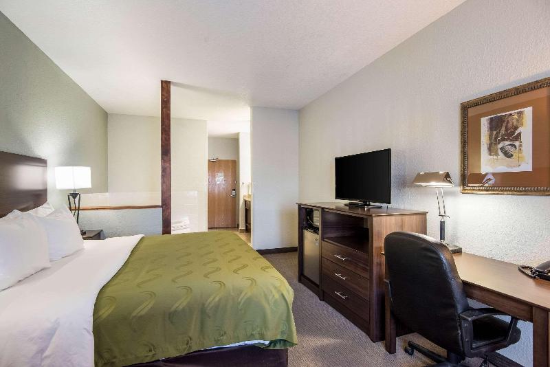 Quality Inn & Suites Pueblo West image
